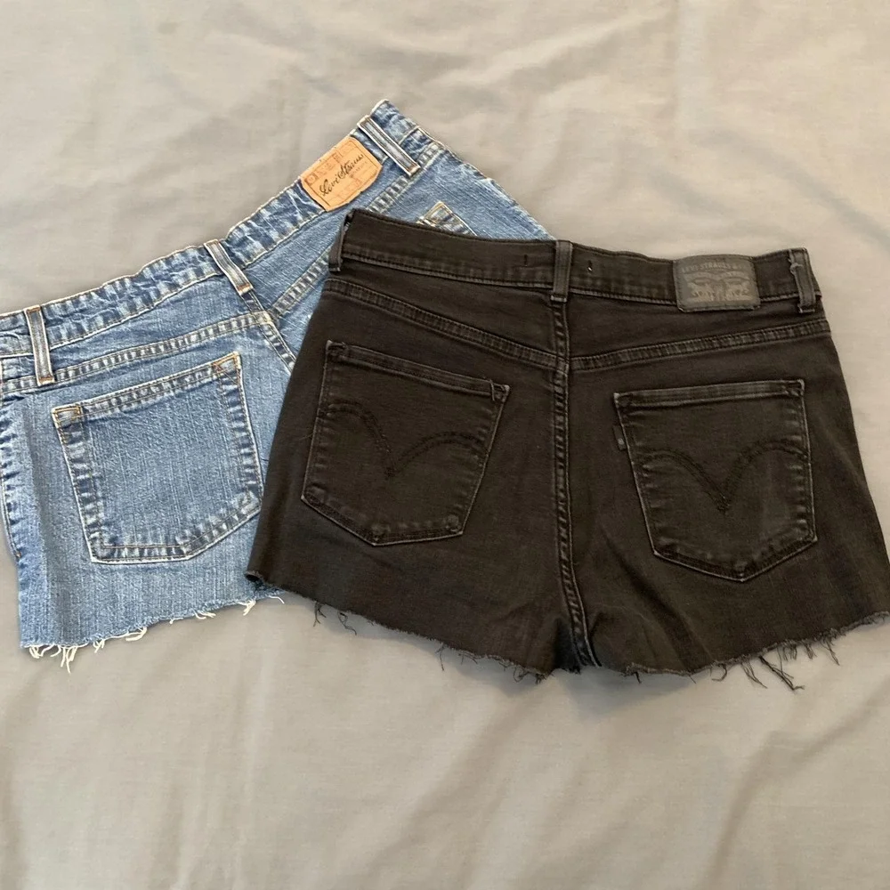 Levis Denim Shorts Womens 8 Lot Of 2 Black Blue‎ Cutoff Frayed Hem Stretch